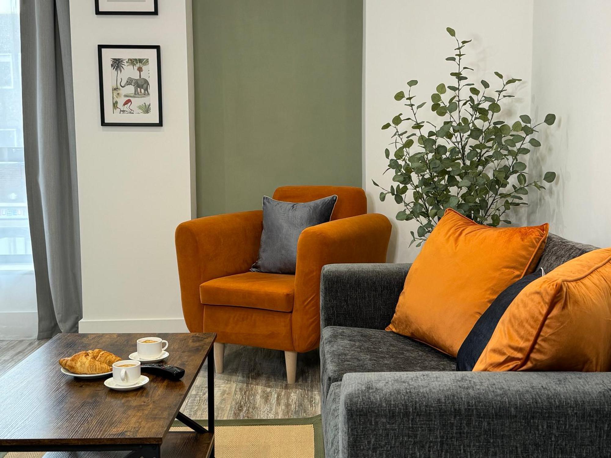 Modern One-Bedroom Apartment Swindon Eksteriør billede
