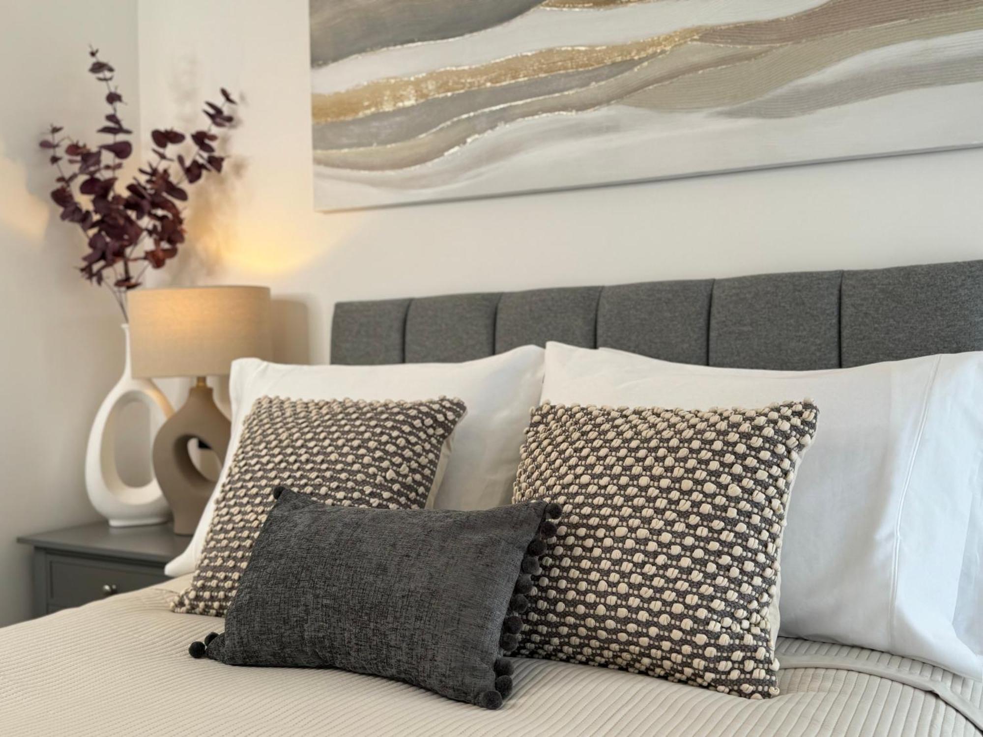 Modern One-Bedroom Apartment Swindon Eksteriør billede