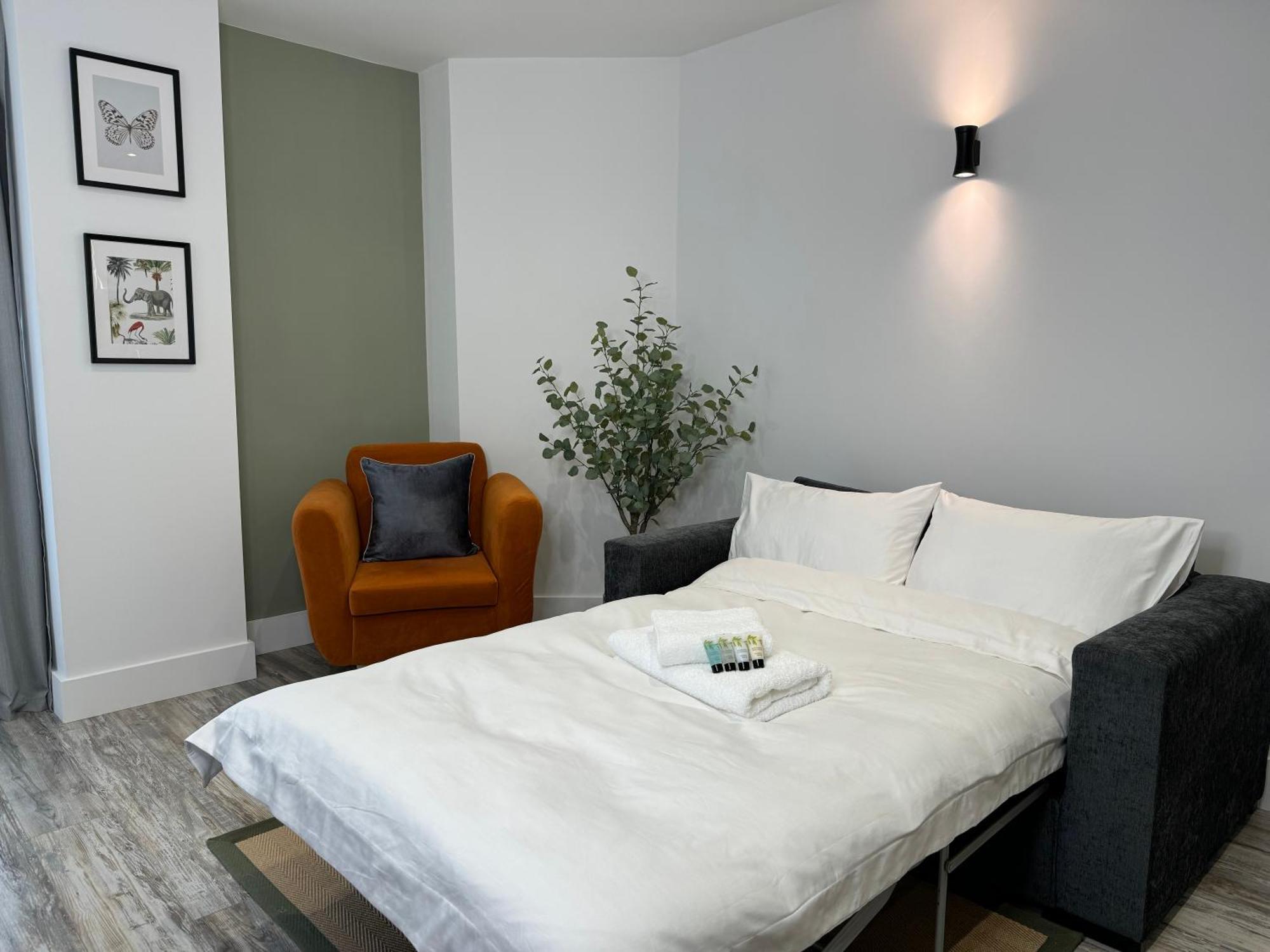 Modern One-Bedroom Apartment Swindon Eksteriør billede