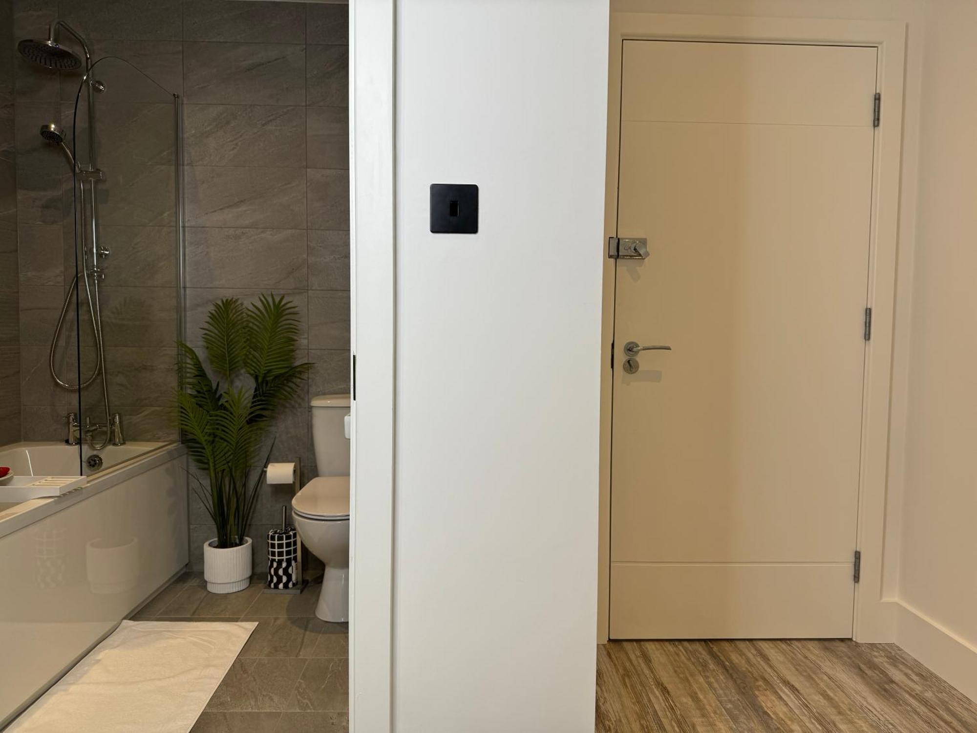 Modern One-Bedroom Apartment Swindon Eksteriør billede