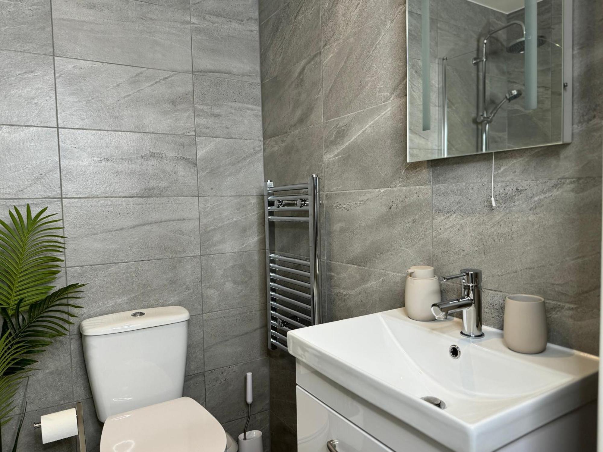 Modern One-Bedroom Apartment Swindon Eksteriør billede