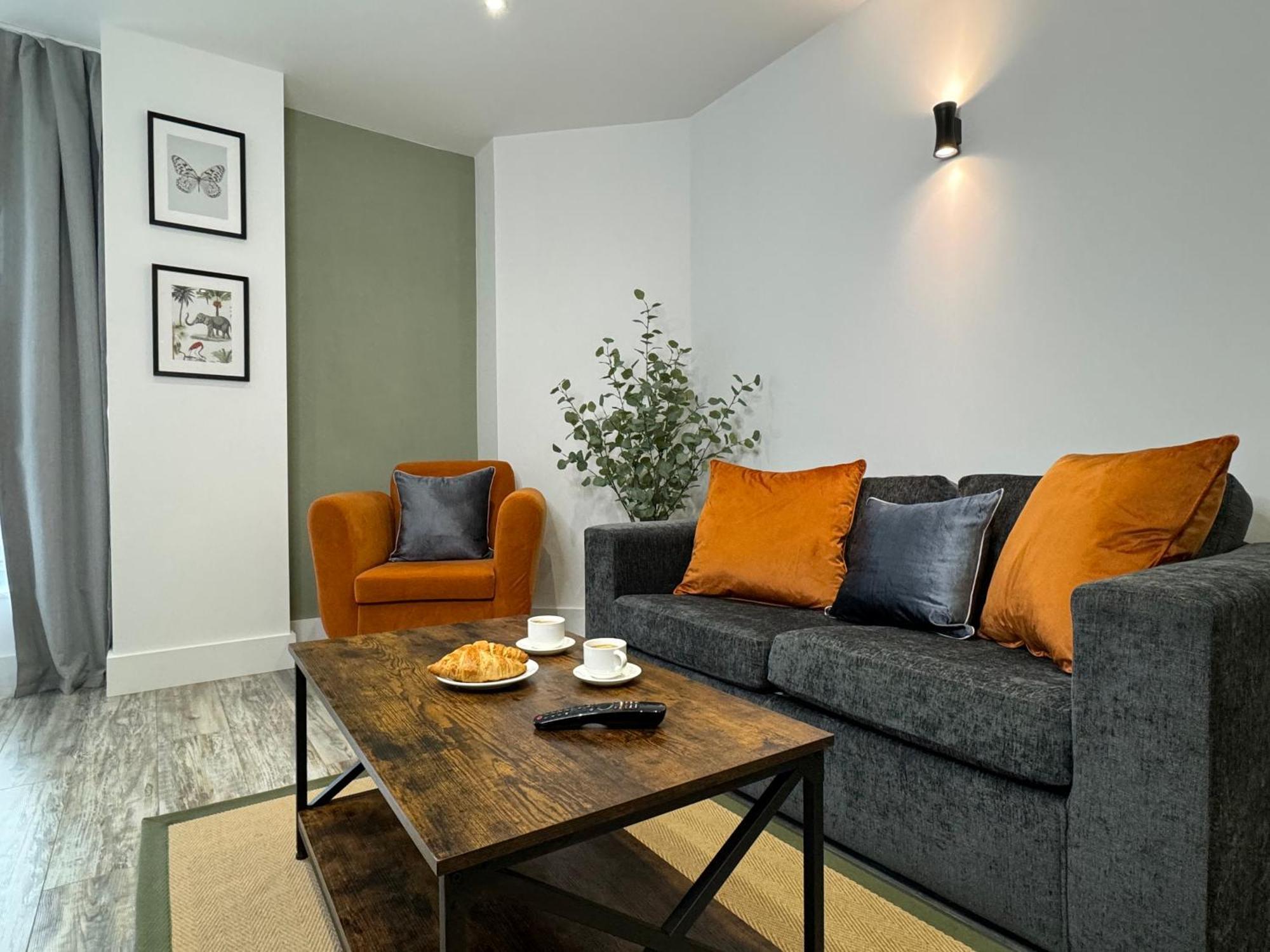 Modern One-Bedroom Apartment Swindon Eksteriør billede